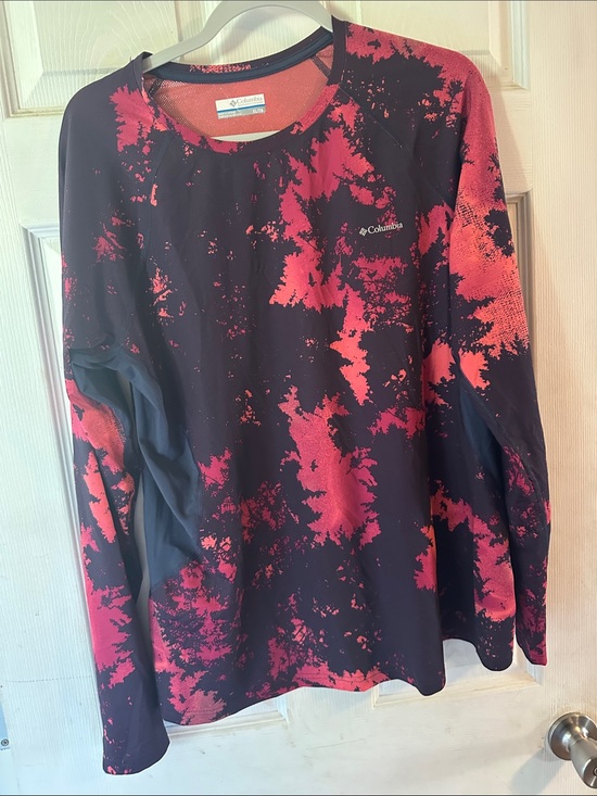 Columbia Tops - Columbia Long Sleeve Performance Shirt - Black & Hot Pink Splatter